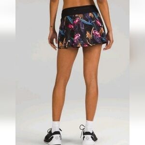 Lululemon Pace Rival Mid-Rise Veiled Floral Black Multi Skirt Pickleball! Size 6